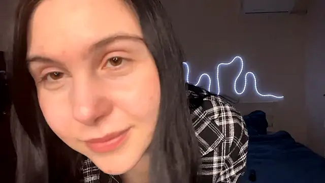 MyraLitterers online show from April 14, 2026, 4:23 pm