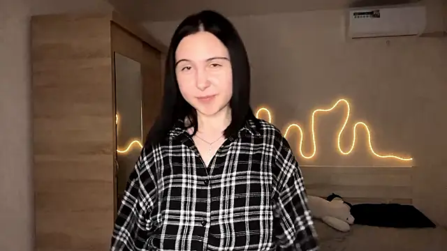 MyraLitterers online show from February 11, 2026, 4:40 pm