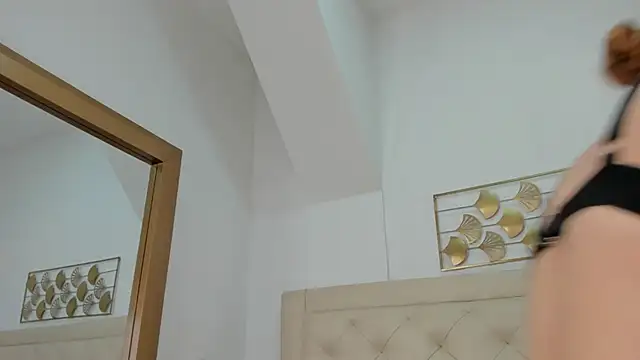 lucia lorenz online show from January 8, 2026, 11:27 am