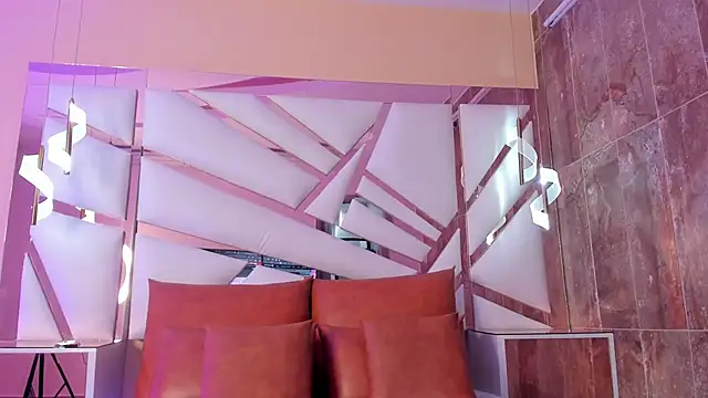 Catalina-Thompson online show from April 8, 2026, 11:55 am