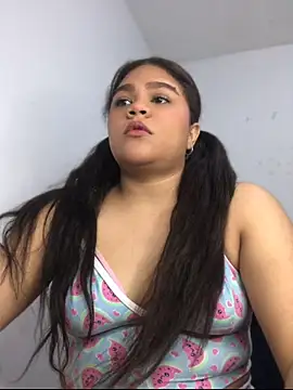Snapshot of 2moons_full_of_love chatting on June 14, 2026, 2:40 pm 2moons full of love online show from June 14, 2026, 2:40 pm