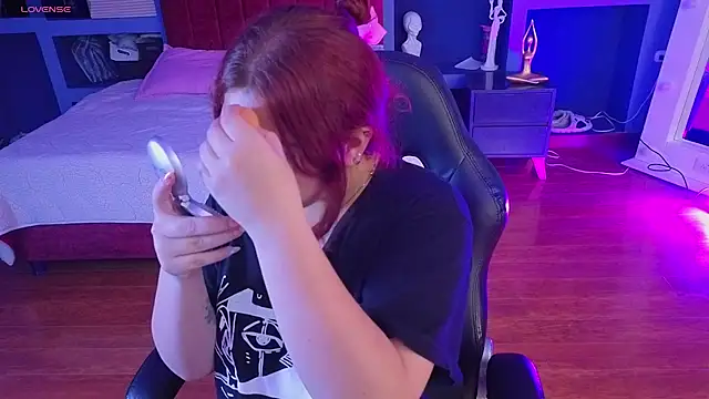 littlee red online show from March 9, 2026, 7:50 pm