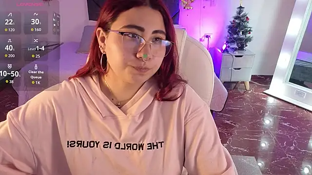 littlee red online show from December 22, 2025, 9:04 pm