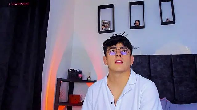 Theo Noxxx online show from October 19, 2025, 2:47 am