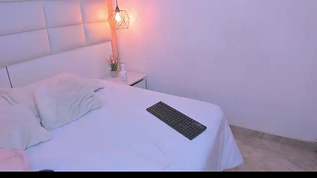 Sofia clk online show from April 14, 2026, 3:11 am