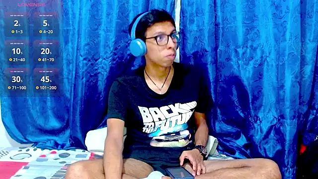 DavTwink3100 online show from February 17, 2026, 2:09 am