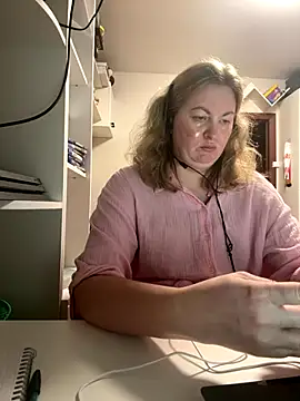 Amelia-Diamond online show from December 16, 2025, 12:53 pm