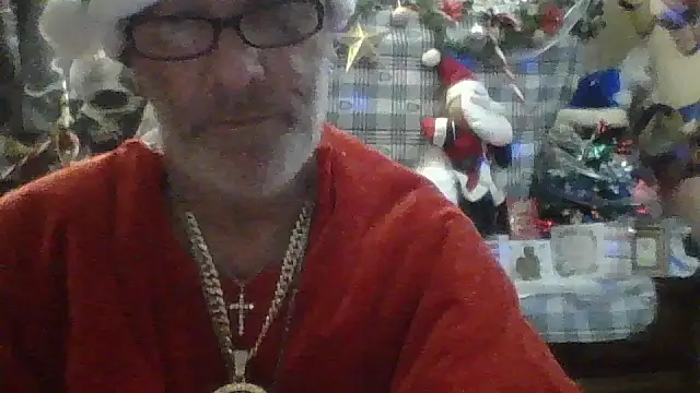 Snapshot of bigdaddyrooster chatting on December 20, 2025, 9:45 am bigdaddyrooster online show from December 20, 2025, 9:45 am