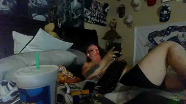 Snapshot of bigdaddyrooster chatting on February 3, 2026, 6:33 am bigdaddyrooster online show from February 3, 2026, 6:33 am