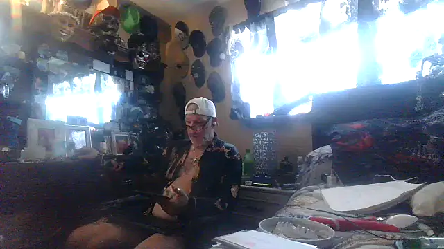 Snapshot of bigdaddyrooster chatting on February 13, 2026, 6:19 pm bigdaddyrooster online show from February 13, 2026, 6:19 pm