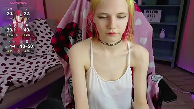 Snapshot of MitaSide chatting on November 18, 2025, 4:10 pm MitaSide online show from November 18, 2025, 4:10 pm