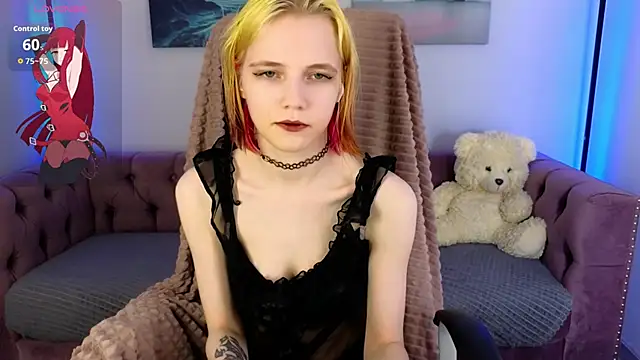 Snapshot of MitaSide chatting on November 22, 2025, 8:29 pm MitaSide online show from November 22, 2025, 8:29 pm