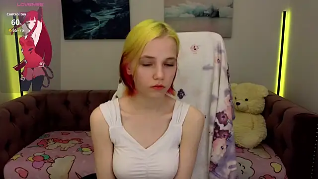 Snapshot of MitaSide chatting on October 18, 2025, 9:39 pm MitaSide online show from October 18, 2025, 9:39 pm