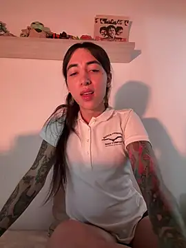 valeriahornier online show from February 17, 2026, 10:07 pm