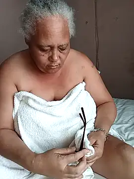 juicyboode online show from December 2, 2025, 11:23 am