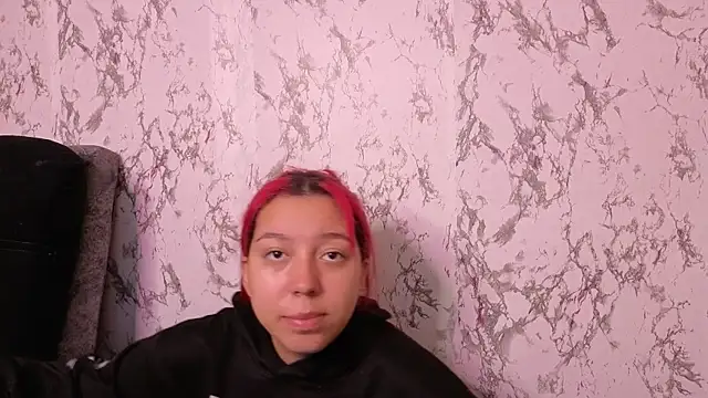 sweetcherryyy  online show from December 3, 2025, 3:40 am