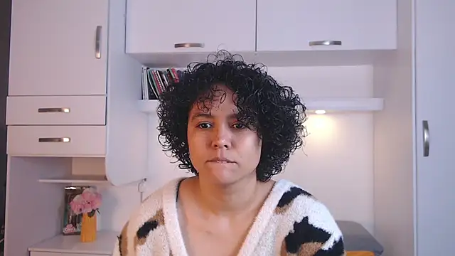 Snapshot of MartiRuis10 chatting on November 15, 2025, 7:29 pm MartiRuis10 online show from November 15, 2025, 7:29 pm