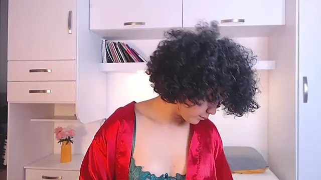 Snapshot of MartiRuis10 chatting on December 18, 2025, 7:18 pm MartiRuis10 online show from December 18, 2025, 7:18 pm