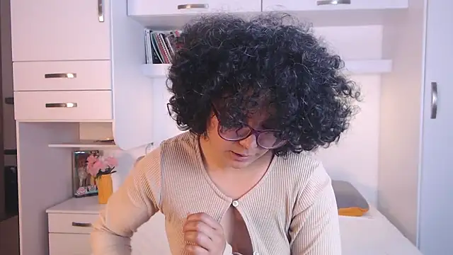 Snapshot of MartiRuis10 chatting on November 7, 2025, 9:30 pm MartiRuis10 online show from November 7, 2025, 9:30 pm