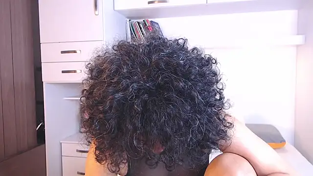 Snapshot of MartiRuis10 chatting on November 12, 2025, 10:24 pm MartiRuis10 online show from November 12, 2025, 10:24 pm