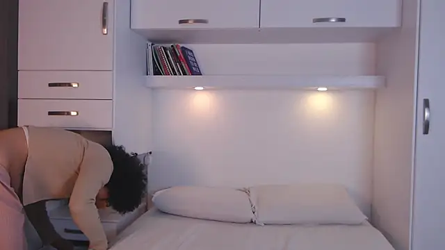 Snapshot of MartiRuis10 chatting on November 19, 2025, 11:27 pm MartiRuis10 online show from November 19, 2025, 11:27 pm