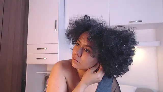 Snapshot of MartiRuis10 chatting on November 9, 2025, 6:56 pm MartiRuis10 online show from November 9, 2025, 6:56 pm