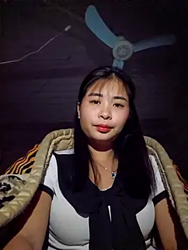 Squirrel-Pear online show from December 19, 2025, 9:50 pm