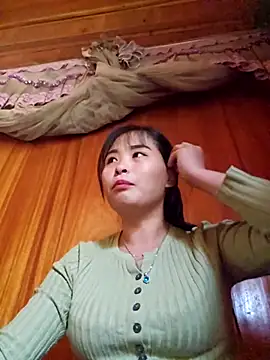 Squirrel-Pear online show from November 22, 2025, 2:54 am