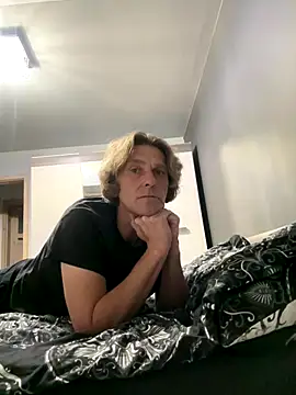 kon77777 online show from October 21, 2025, 4:06 pm