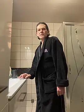 kon77777 online show from November 30, 2025, 4:46 am