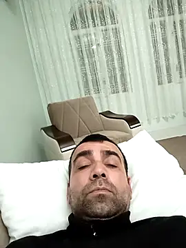 Bugattiveyron1 online show from December 4, 2025, 9:36 pm