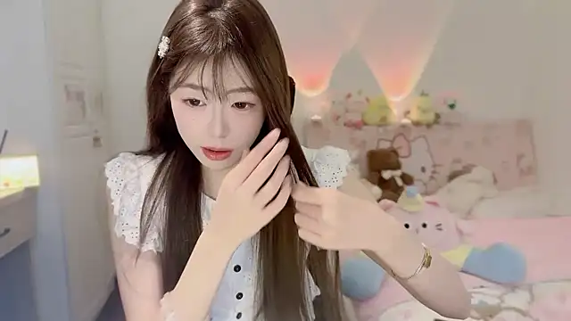 Snapshot of Onecutelittle chatting on November 1, 2025, 6:41 am Onecutelittle online show from November 1, 2025, 6:41 am