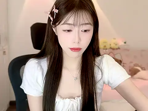 Snapshot of Onecutelittle chatting on October 26, 2025, 3:23 pm Onecutelittle online show from October 26, 2025, 3:23 pm