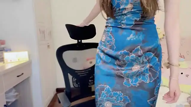 Snapshot of Onecutelittle chatting on November 3, 2025, 6:29 am Onecutelittle online show from November 3, 2025, 6:29 am