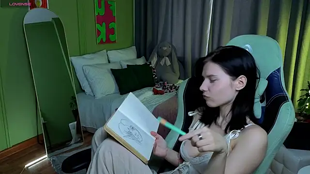 Snapshot of Mell_Hyees chatting on October 23, 2025, 8:24 am Mell Hyees online show from October 23, 2025, 8:24 am