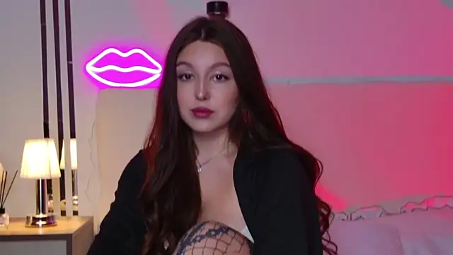 Snapshot of _Tessa_May_ chatting on November 17, 2025, 12:14 am Tessa May online show from November 17, 2025, 12:14 am