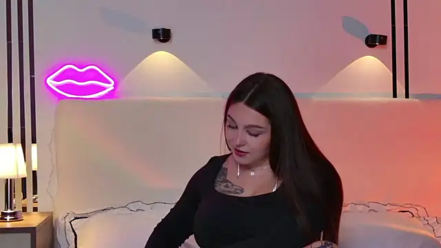 Snapshot of _Tessa_May_ chatting on November 13, 2025, 12:25 am Tessa May online show from November 13, 2025, 12:25 am