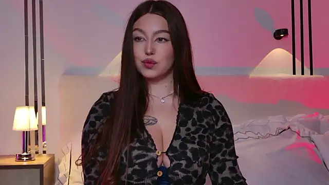 Snapshot of _Tessa_May_ chatting on November 30, 2025, 12:22 am Tessa May online show from November 30, 2025, 12:22 am