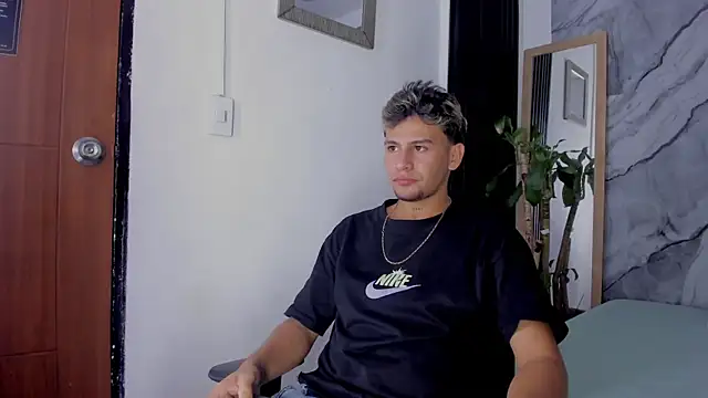 Alan-Smith1 online show from November 15, 2025, 7:51 pm