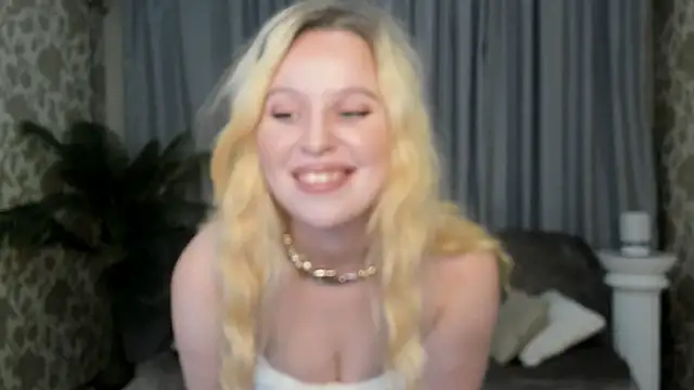 Snapshot of KyleyJacksone chatting on October 31, 2025, 7:43 pm KyleyJacksone online show from October 31, 2025, 7:43 pm