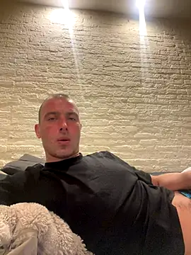 Rotteei1 online show from November 4, 2025, 6:44 pm