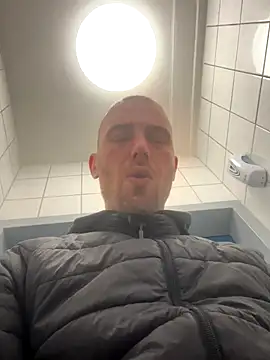 Rotteei1 online show from November 13, 2025, 12:42 pm