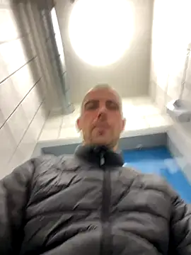 Rotteei1 online show from November 11, 2025, 2:56 pm