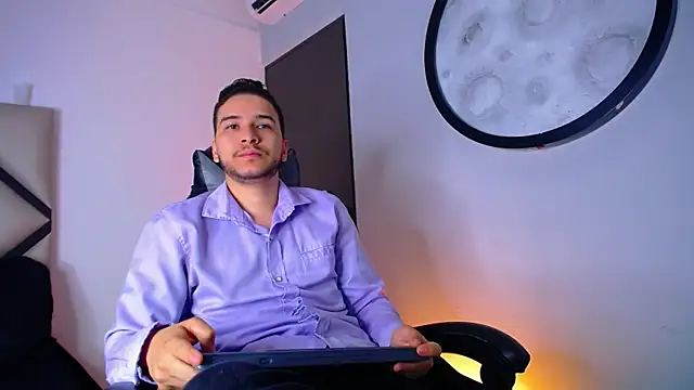 mike 257 online show from December 17, 2025, 11:48 am