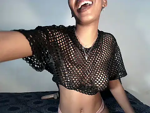 Snapshot of MinnieBee101 chatting on November 29, 2025, 12:27 pm MinnieBee101 online show from November 29, 2025, 12:27 pm