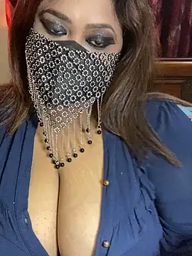 blackpearl     online show from December 22, 2025, 5:24 pm