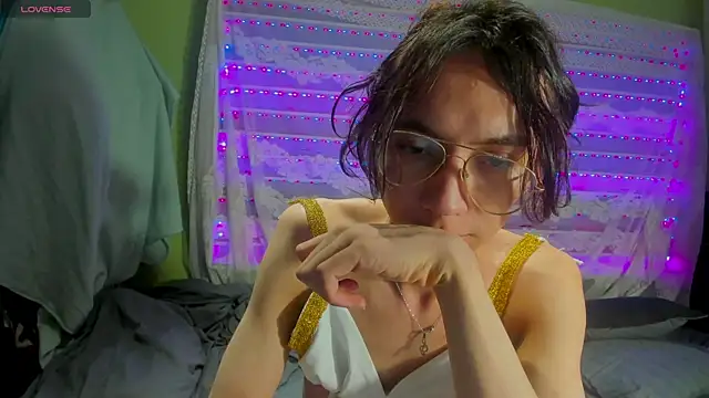 najimi uwu online show from November 8, 2025, 6:00 pm