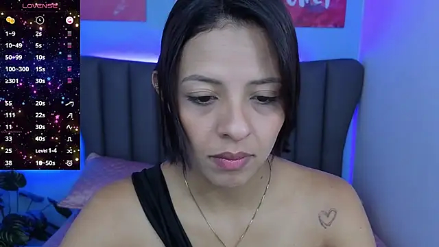 Aria Russo online show from November 20, 2025, 2:40 pm