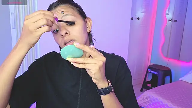 Aria Russo online show from March 28, 2026, 2:51 pm