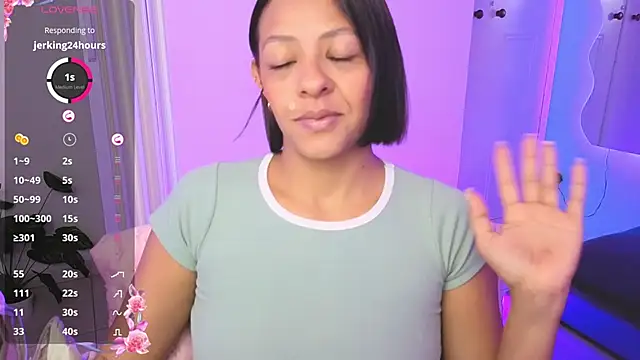 Aria Russo online show from March 20, 2026, 2:29 pm